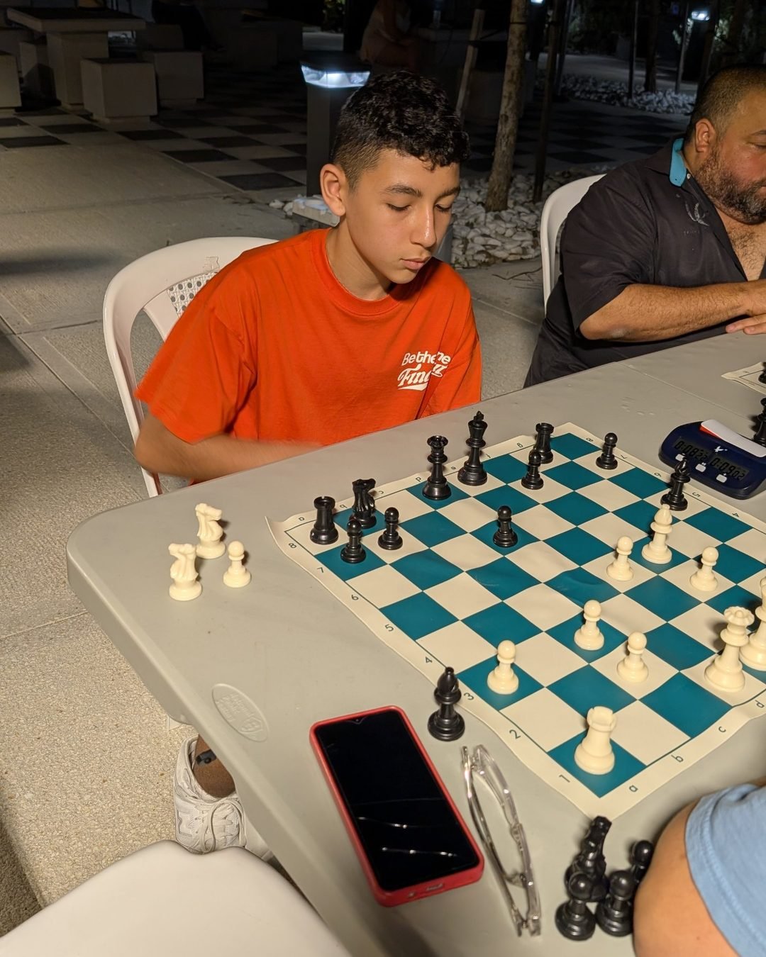 Dylan Cruz Guzman, el jugador más joven del torneo, en la Plaza Manuel Mena.